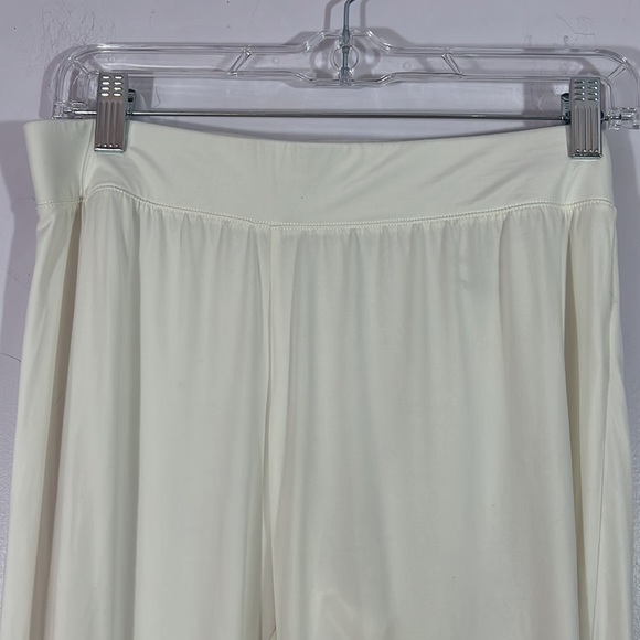 Delightful lands end pajama polyester jersey knit set. Small top, medium bottoms - Picture 2 of 4